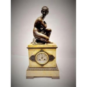 Orologio da tavolo in bronzo su base in marmo 